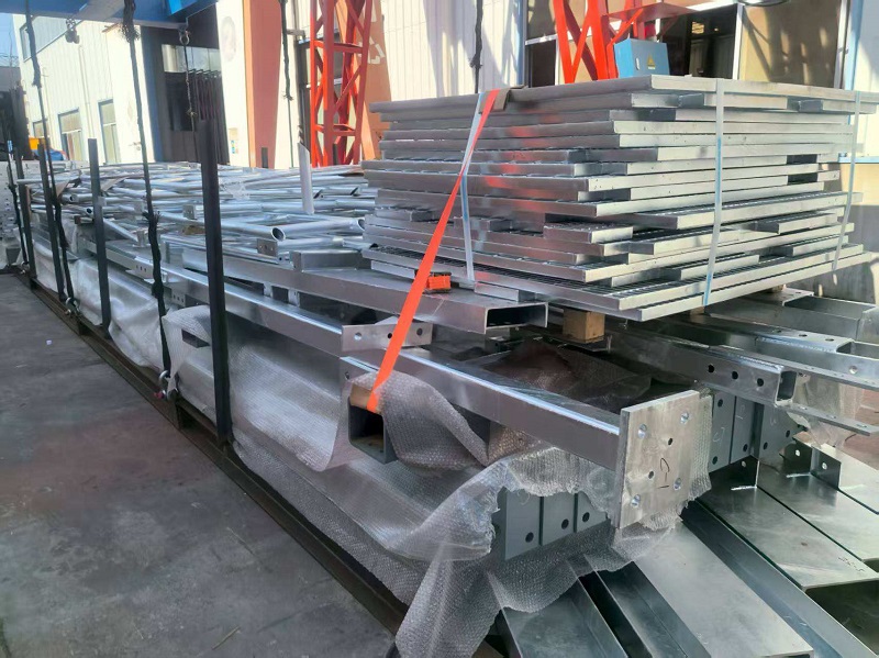 راه پله های فولادی وارد جزایر کیمن می شوند: یک عنصر معماری جدید سفر فراملی خود را آغاز می کند