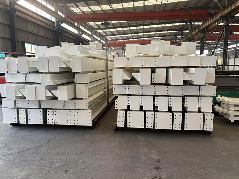 پروژه بیمارستان سازه فولادی سفارشی اروگوئه اولین دسته از اجزای اصلی را ارسال می کند